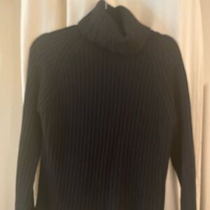 Banana Republic 100% cashmere ribbed turtleneck sweater - black